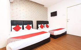 Oyo 717 Mr J Hotel Wakaf Che Yeh 2